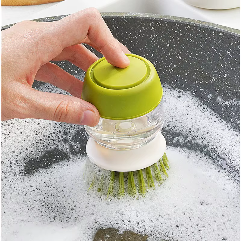 Brosse à vaisselle avec distributeur de savon