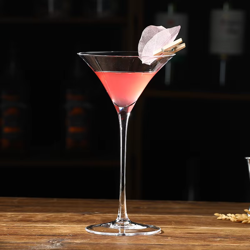 Verre à cocktail, champagne, martini, verres à vin, verrerie à longue tige