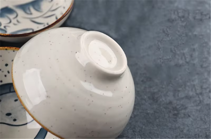 Filles à riz en céramique domestique japonais