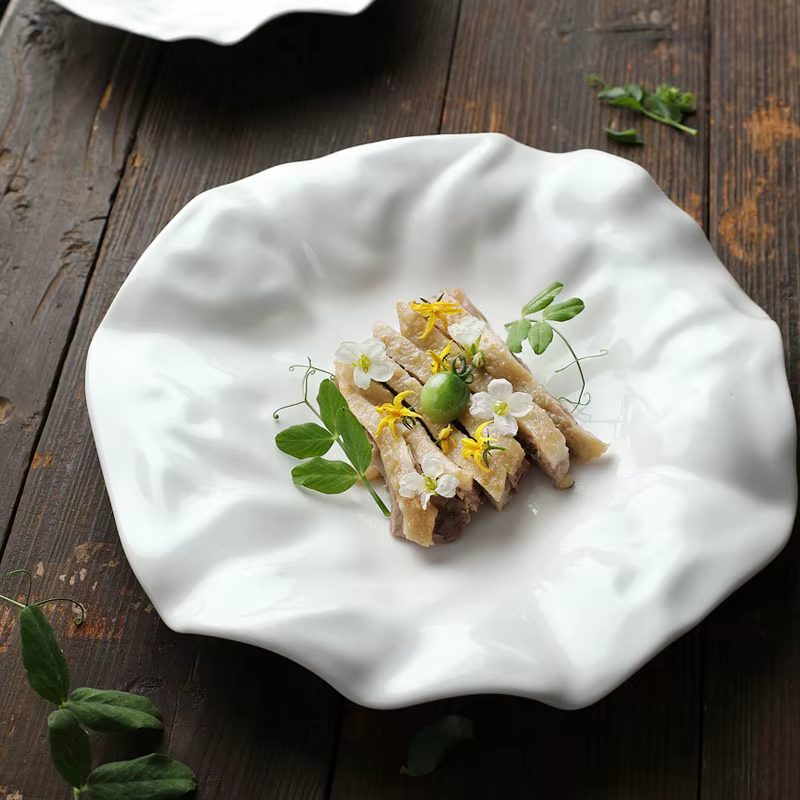 Assiette Occidentale en Céramique Blanche Irrégulière