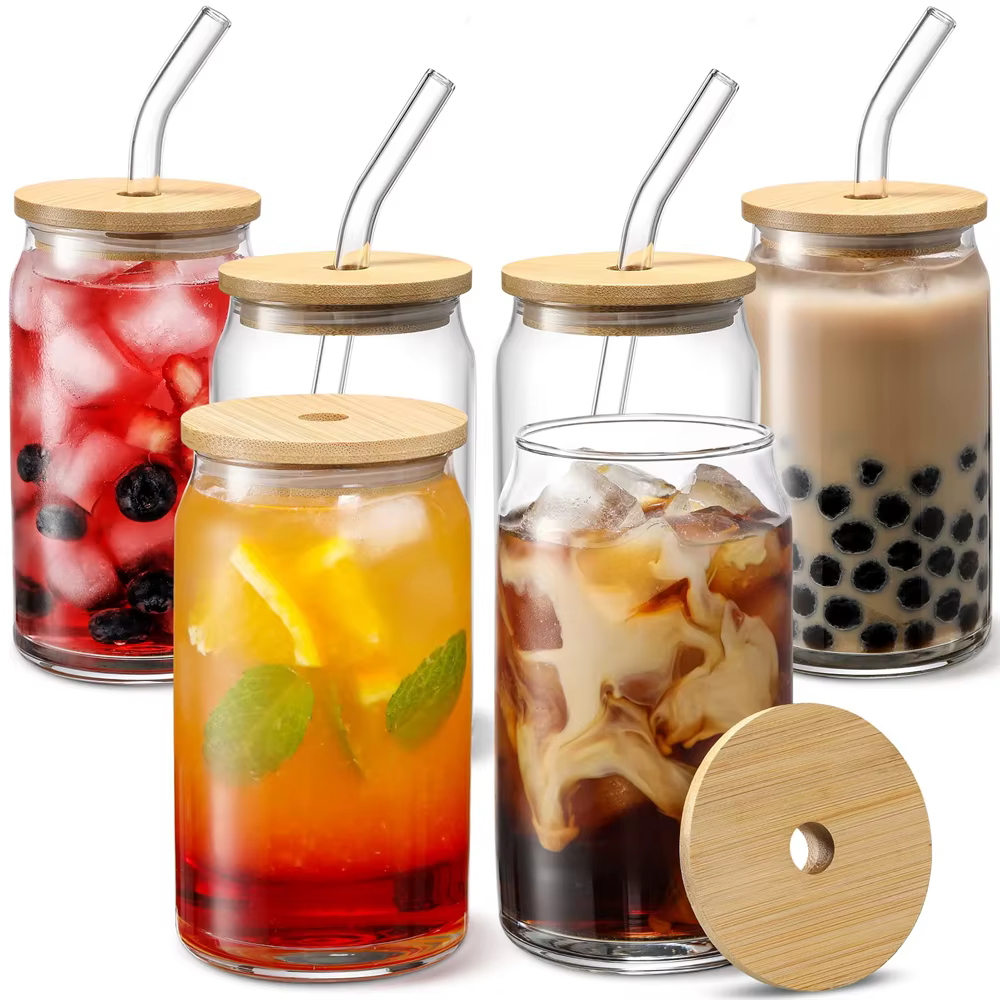 Tasse en verre transparent avec couvercle et paille