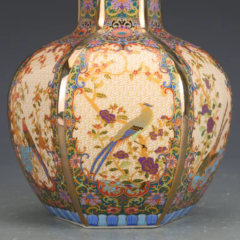 Vase chinois antique en porcelaine