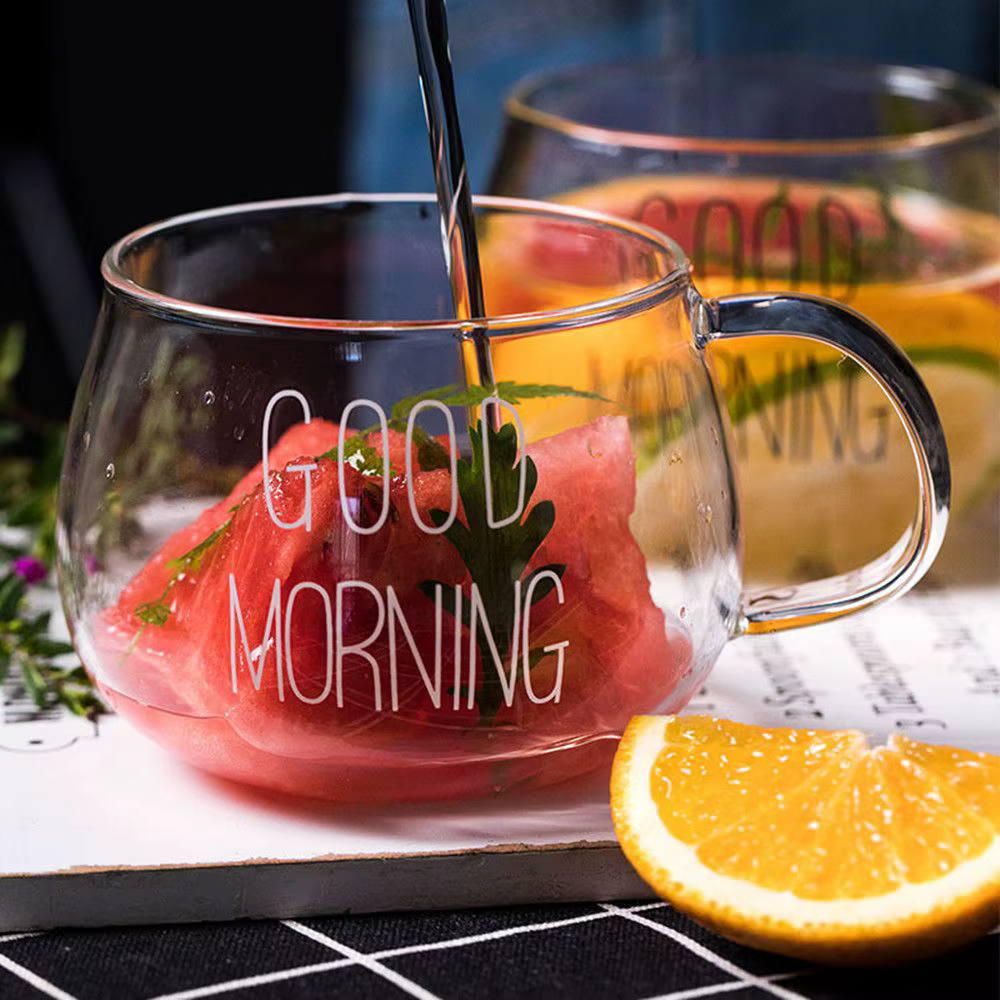 Verre rond transparent avec poignée