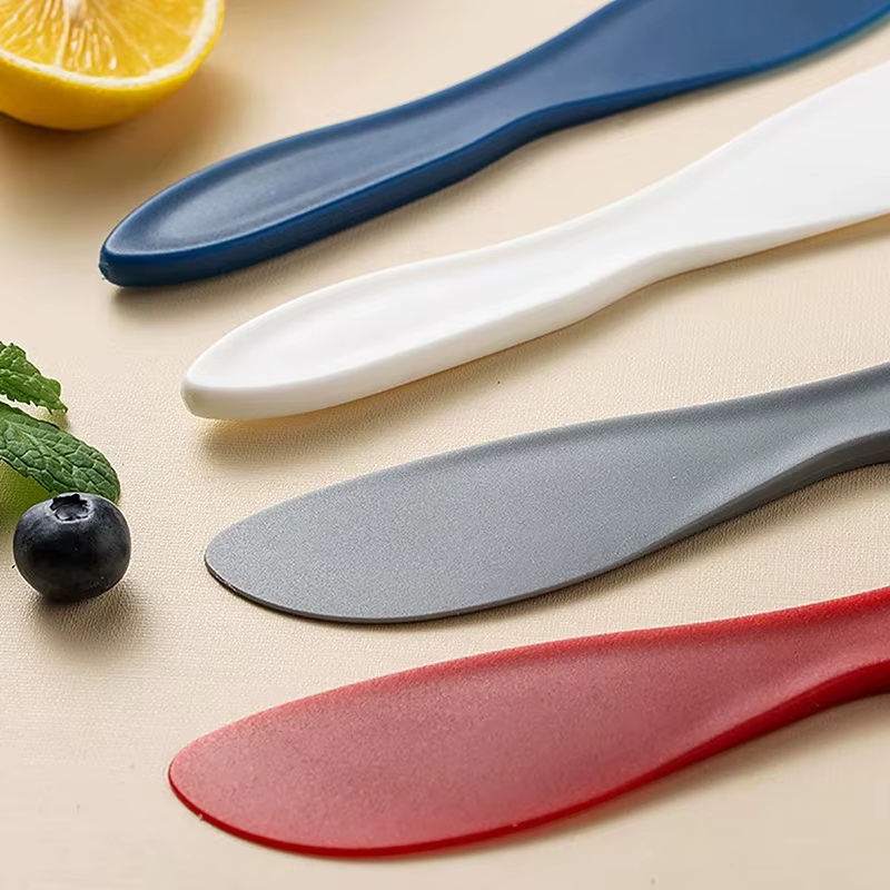 Coupe-beurre en plastique de cuisine