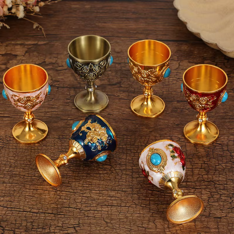 Verre à vin vintage européen