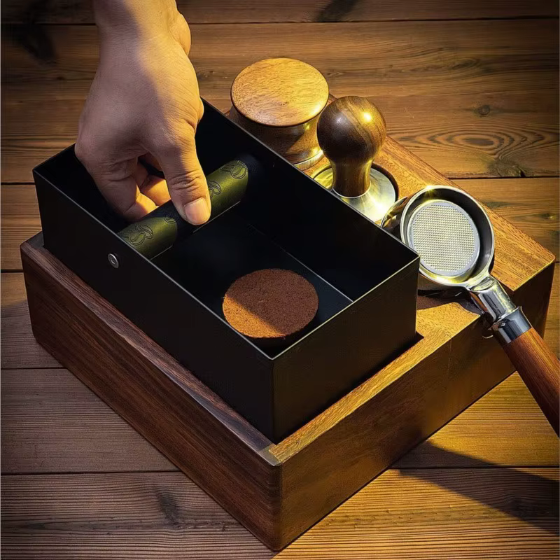 Espresso Knock Box, Station de bourrage