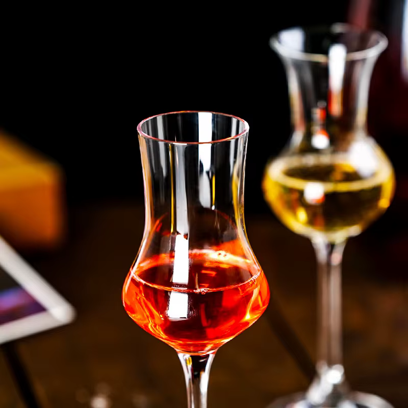 Gobelet à tulipe fine en cristal pour mariage