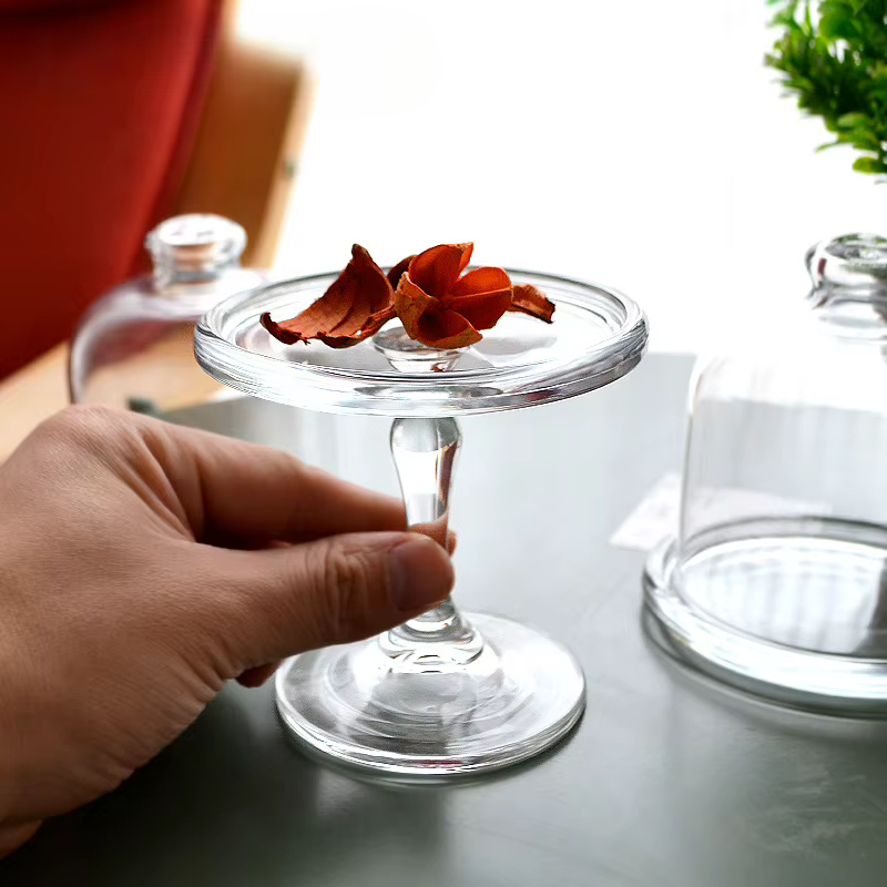 Assiette à gâteau en verre nordique avec couvercle