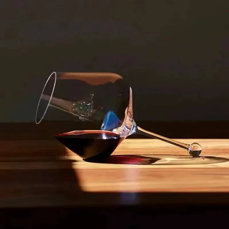 Verre à vin rouge anti-gravité en cristal fait main