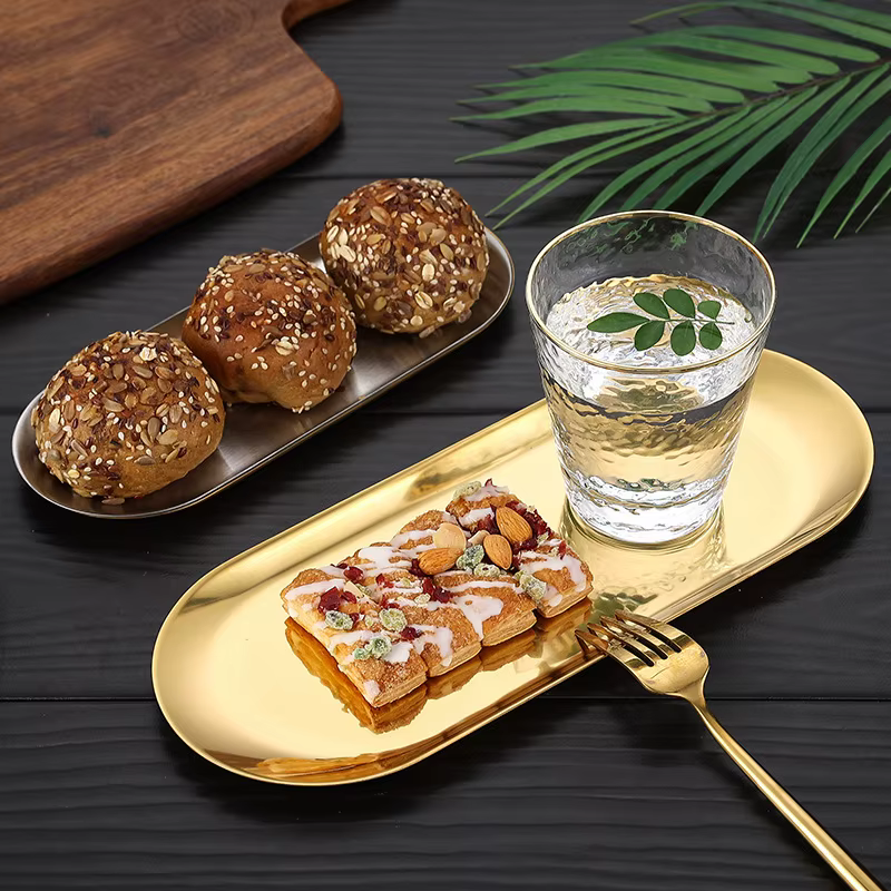 Assiette de cuisine en acier inoxydable doré
