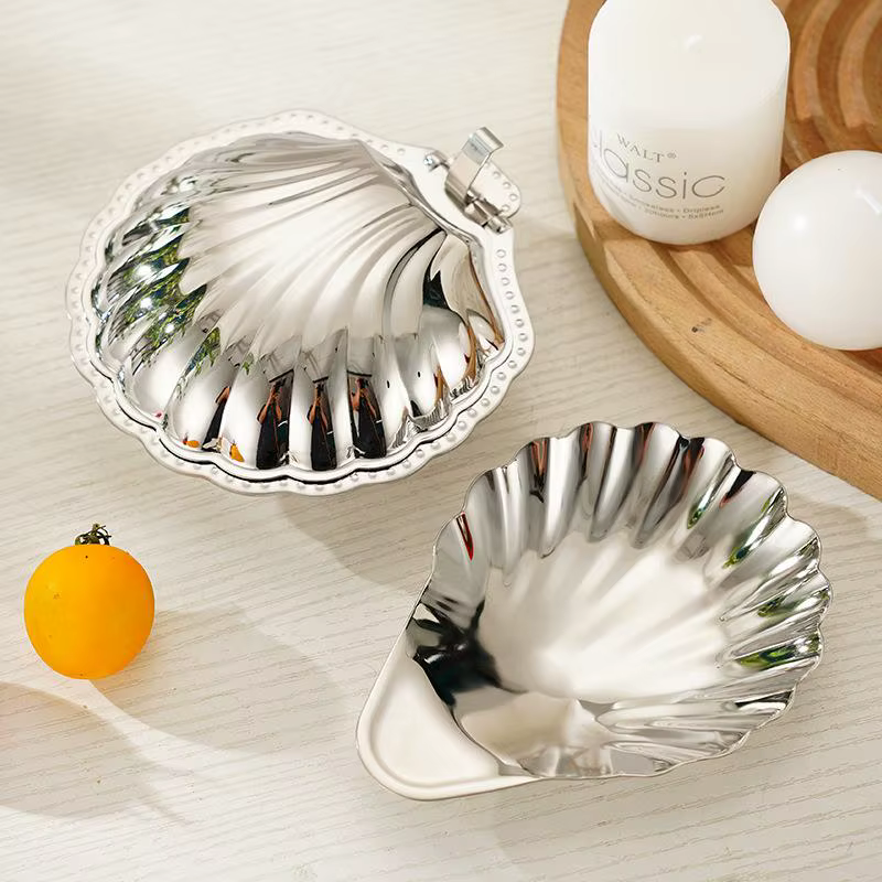 Assiette en acier inoxydable en forme de coquille