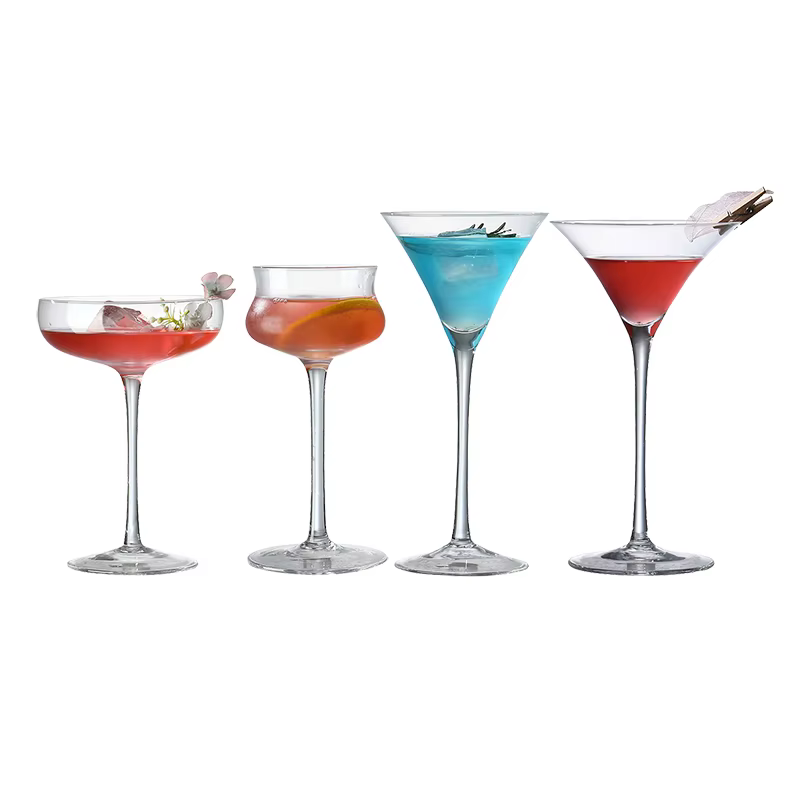 Verre à cocktail, champagne, martini, verres à vin, verrerie à longue tige