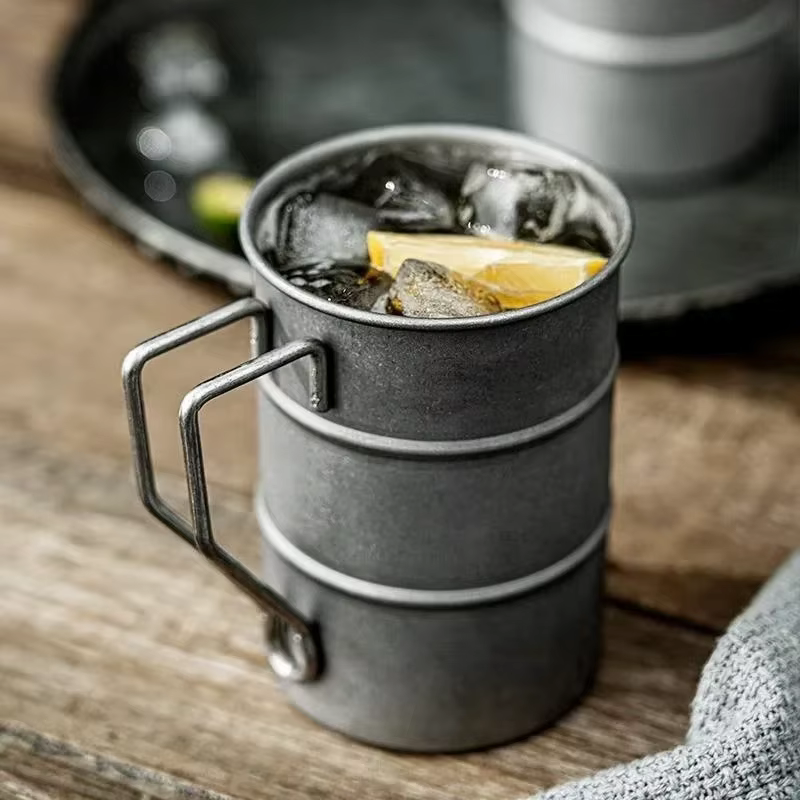 Tasse à café rétro d'extérieur
