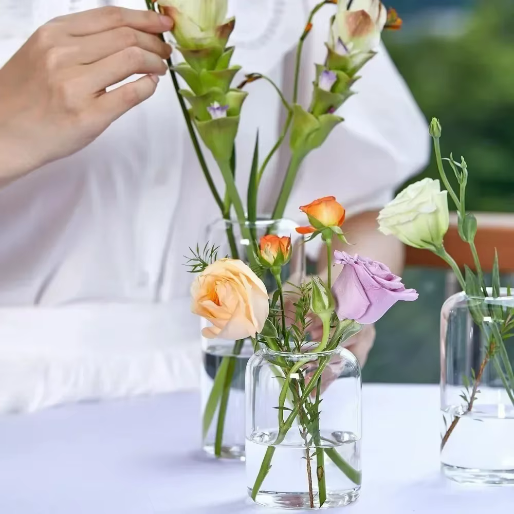Vase en verre cylindrique moderne