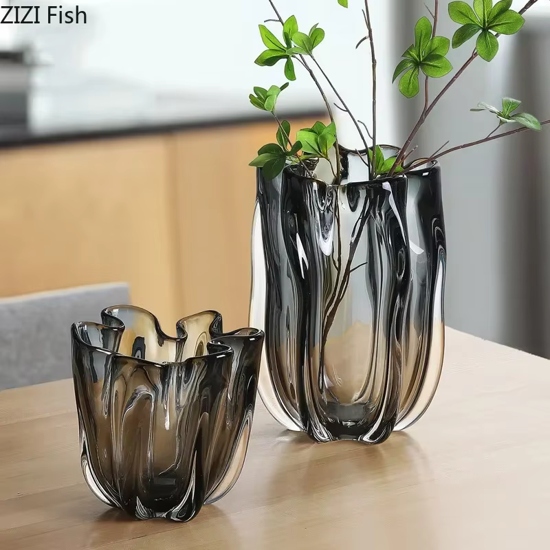 Vase en verre en forme de bourgeon de fleur
