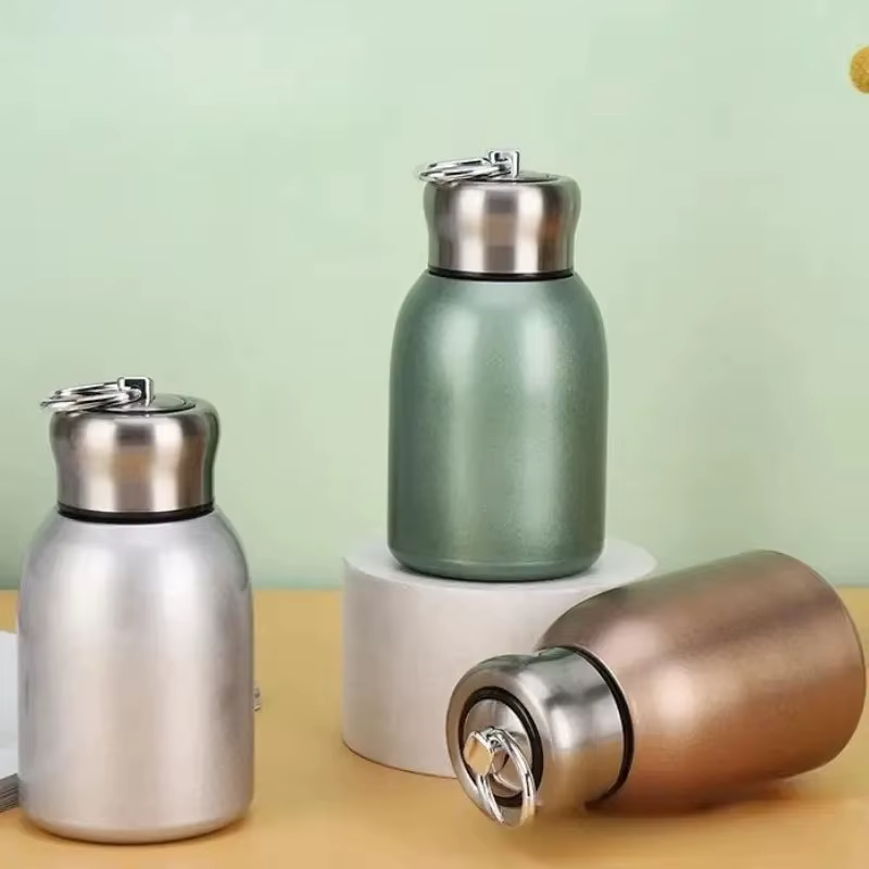 Tasse de voyage isolée en acier inoxydable