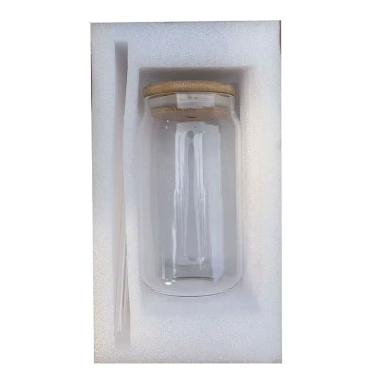 Tasse en verre de 550ml avec couvercle en bois et paille