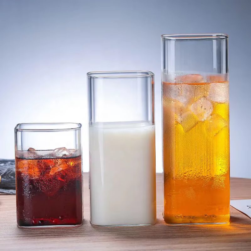 Tasse carrée Simple en verre clair
