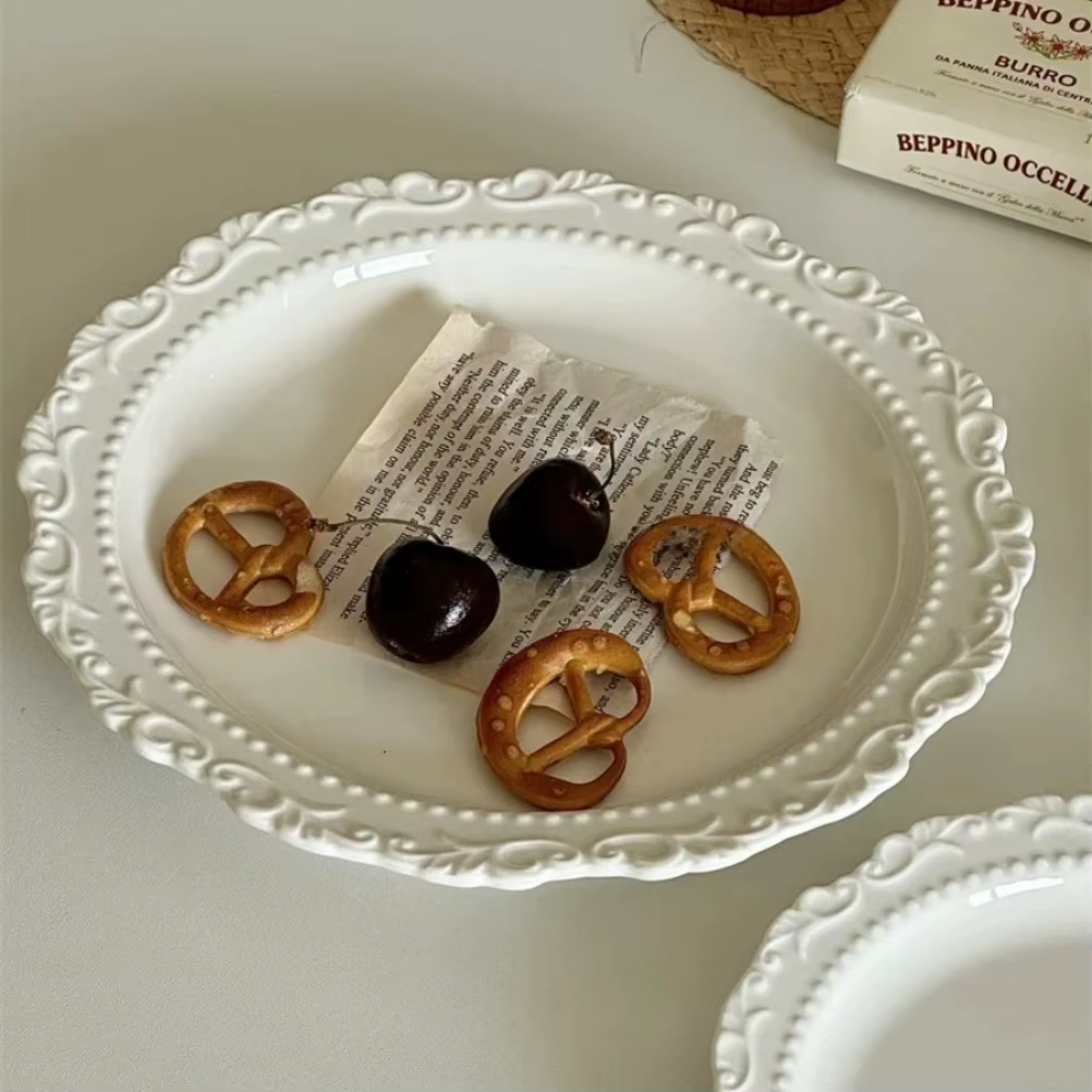 Assiette en céramique en Relief français