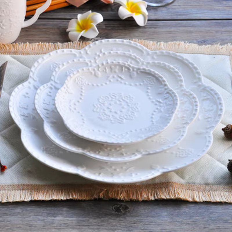 Assiettes plates en céramique européenne