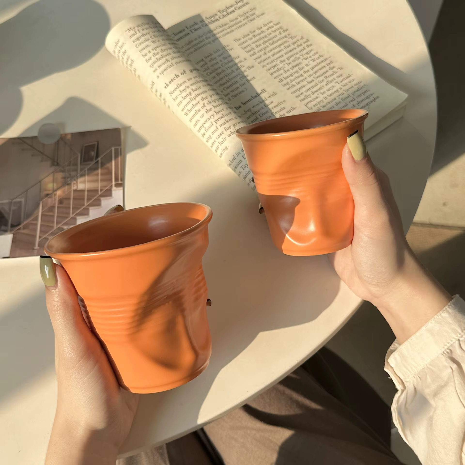 Tasse à café irrégulière en céramique