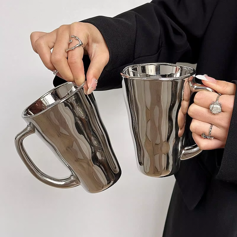 Mug en argent créatif avec poignée