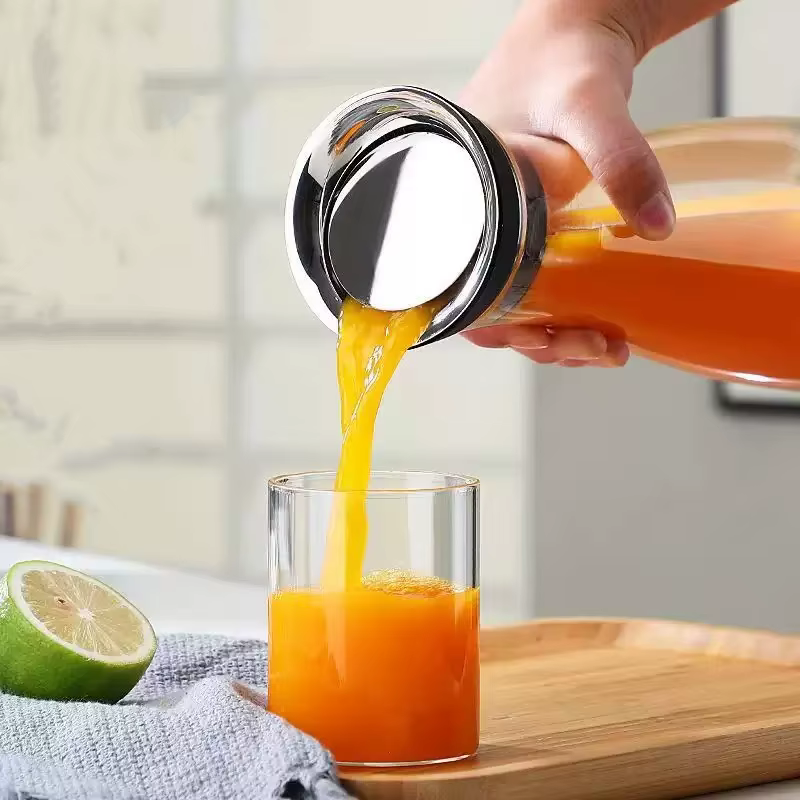 Carafe en verre avec couvercle