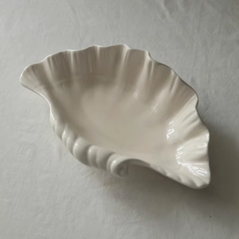 Ensemble d'assiettes en céramique scandinave