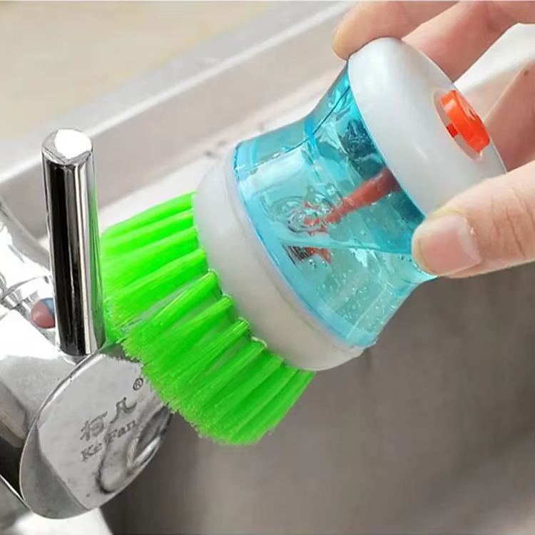 Brosse à vaisselle de cuisine avec distributeur Regina