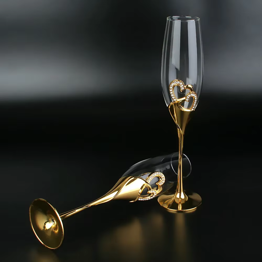 Verres à champagne dorés en cristal