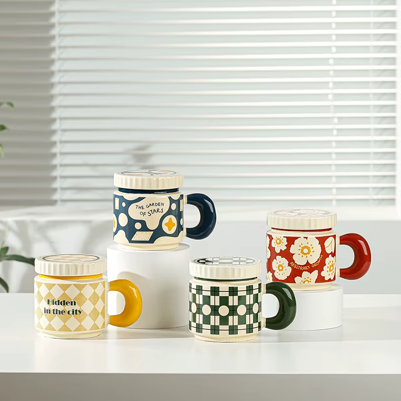 Tasse de Noël en céramique personnalisée avec couvercle