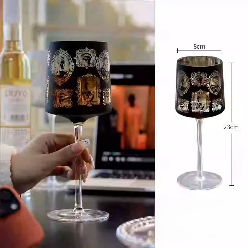 Verre à vin rouge et blanc élégant à tige haute