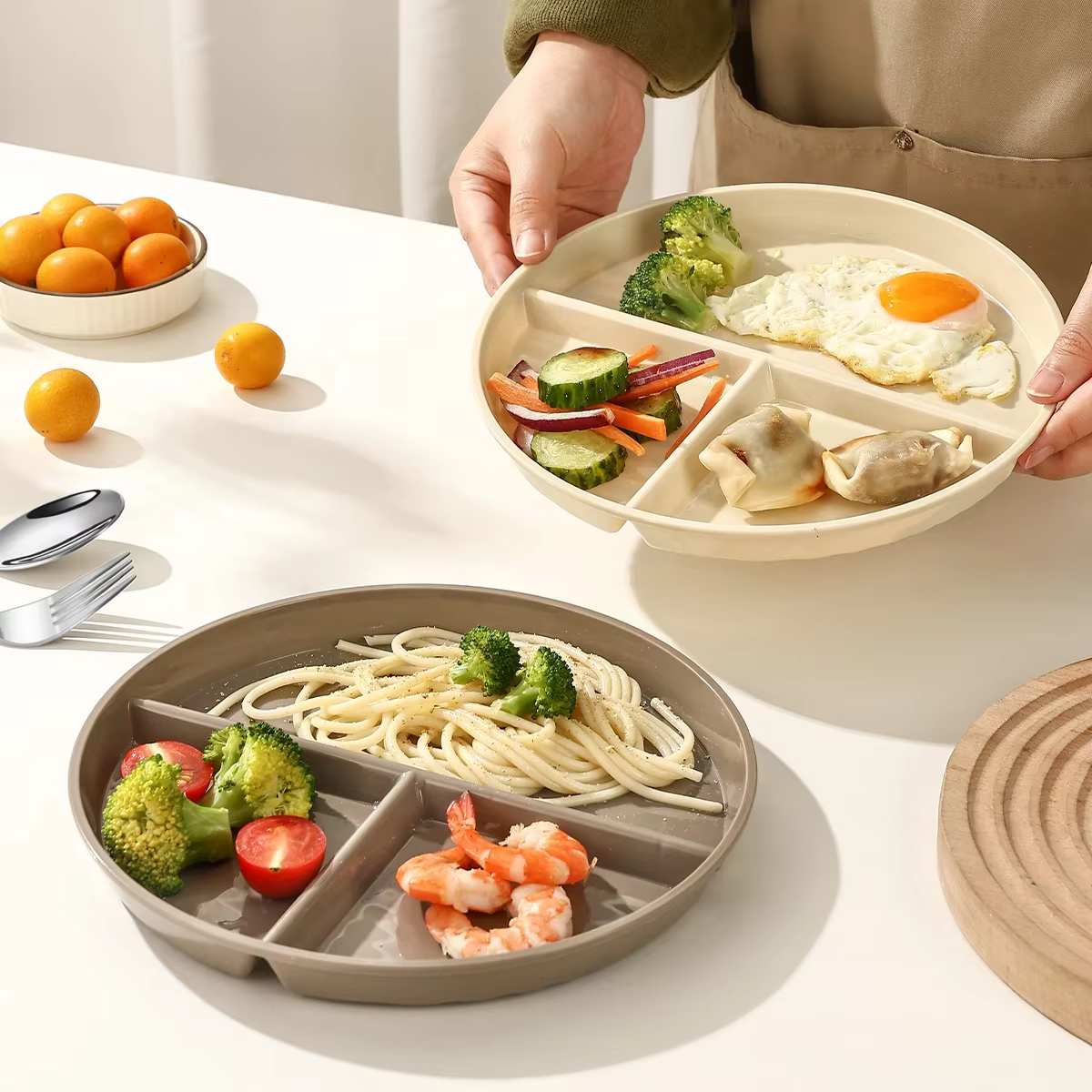 Assiette à dîner ronde divisée en plastique