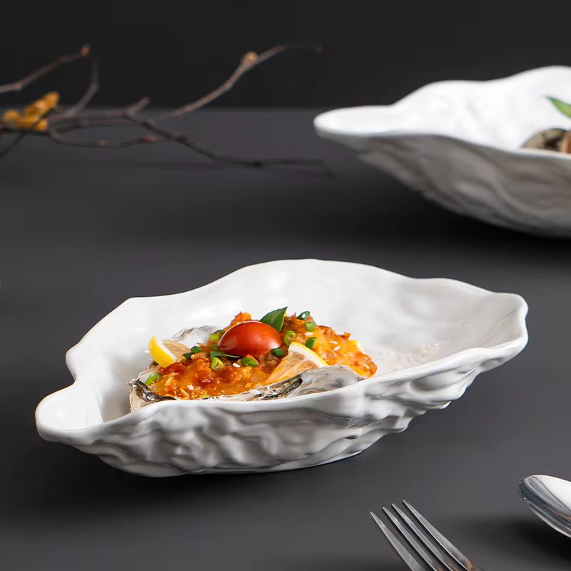 Assiette en céramique moderne en forme d'huître