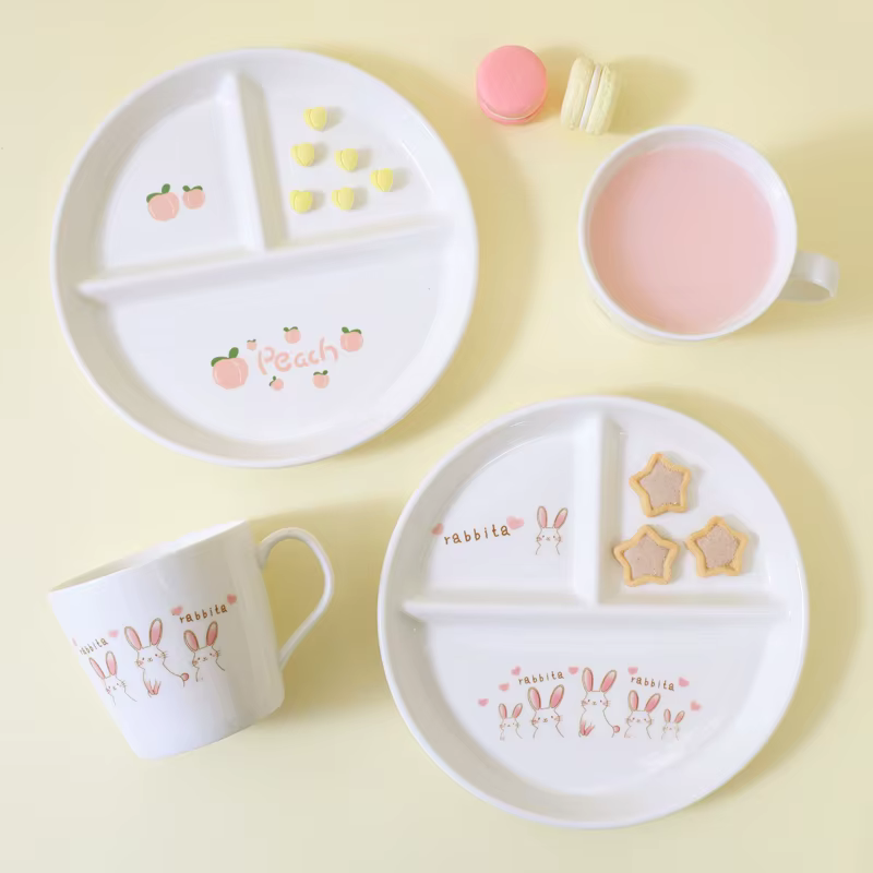 Assiette à manger à trois grilles