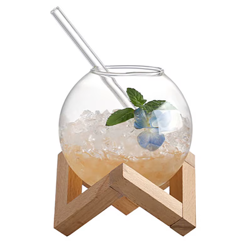 Verre à cocktail avec support en bois