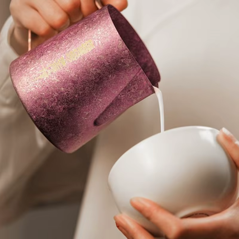 MHW‑3BOMBER Pichet à lait en titane pur pour latte art
