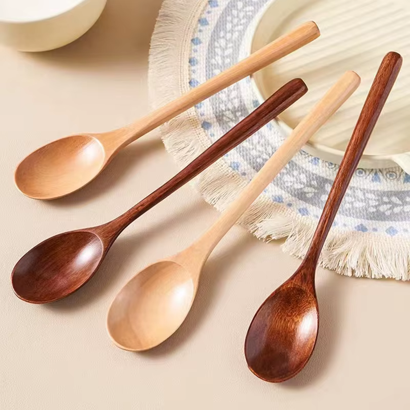 Cuillère à thé en bois