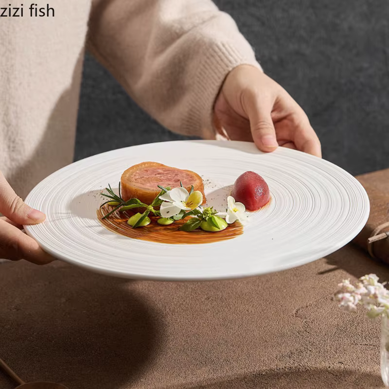 Assiette plate en céramique brossée circulaire