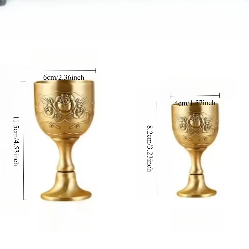 Grand gobelet en métal de style européen