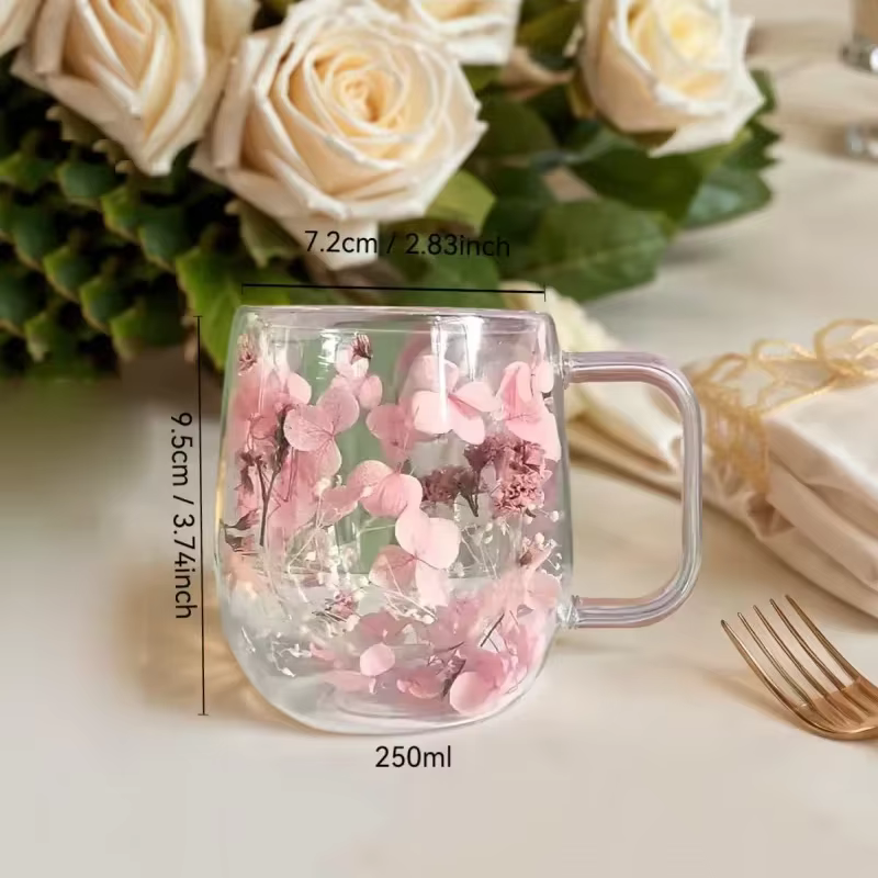 1 tasse à café en verre à double paroi avec un motif de fleurs réelles à l'intérieur