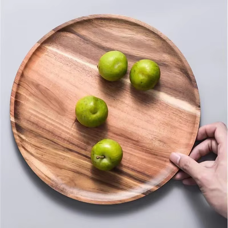 Assiette de service ronde simple en bois