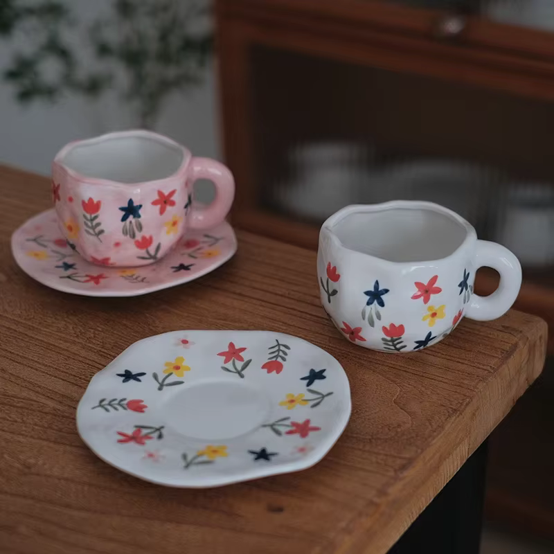 Tasse à café en céramique peinte à la main
