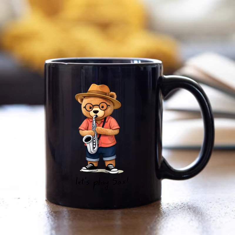 Tasses en céramique, ours noir jouant au saxophone portant des chapeaux et des lunettes