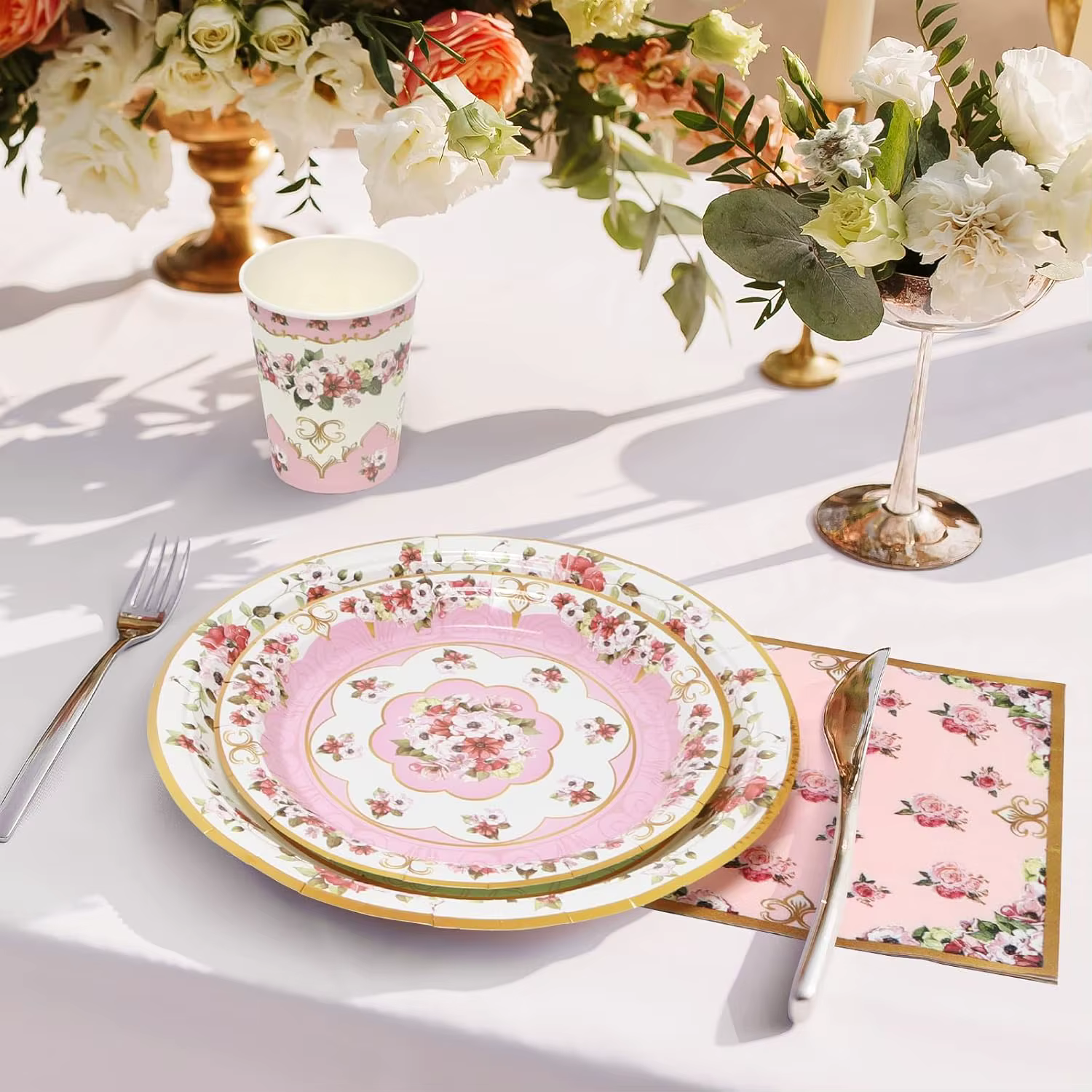 Vaisselle de fête du thé