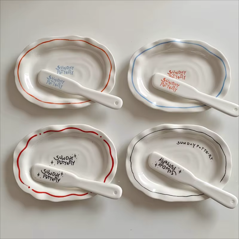 Assiette ovale en céramique de ligne rétro