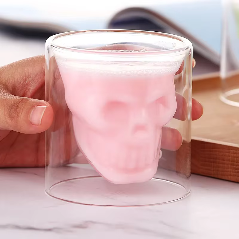 Verre de barre créatif tête de mort