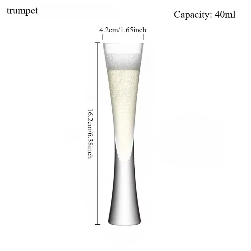 Flûte à champagne élégante en verre en forme de sablier