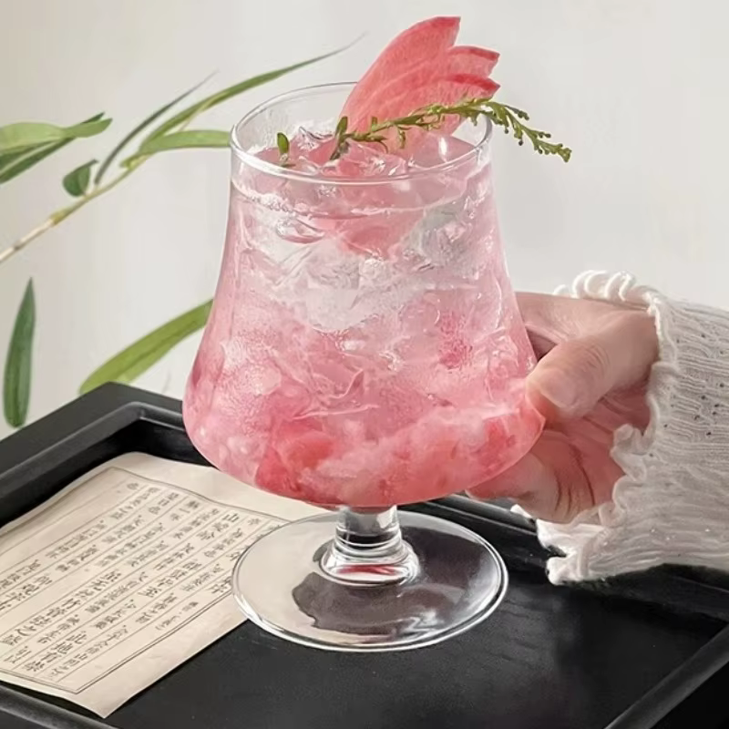 Verres à cocktail créatifs à pied haut