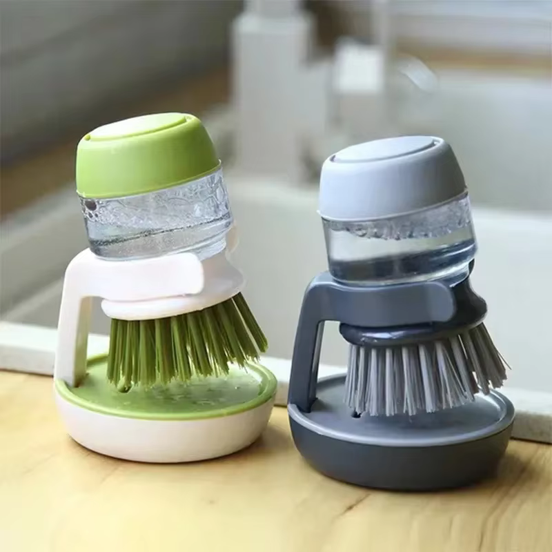 Brosse à vaisselle avec distributeur de savon